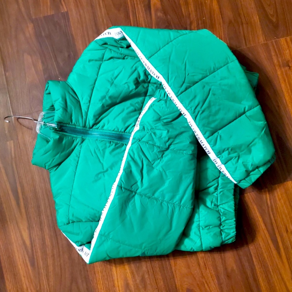 Cute short green jacket never worn